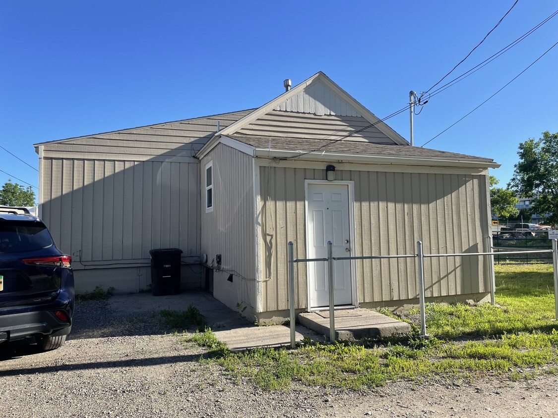 Primary Photo - 527 1/2 Saint Johns Ave