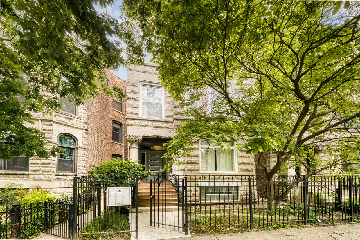Foto principal - 1345 N Maplewood Ave