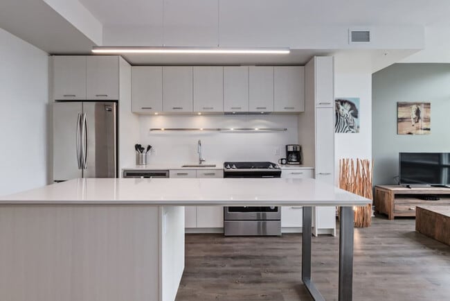 Building Photo - 202-214 14 Ave SW