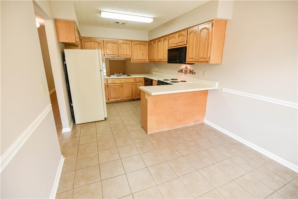 Foto principal - 3bed/2bath Duplex available now!