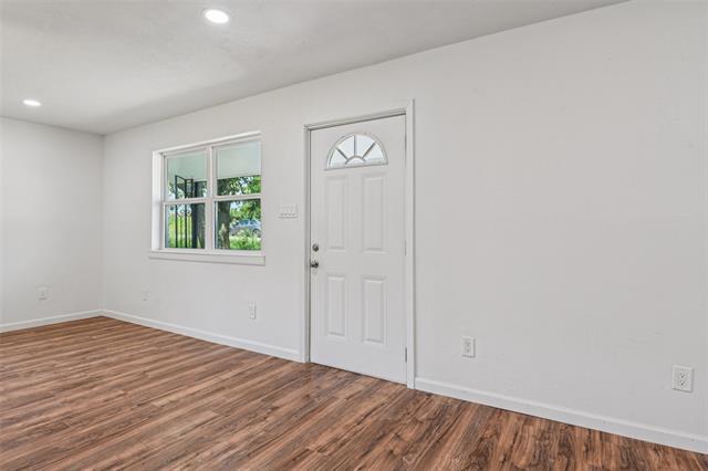 Building Photo - 111 W Spurgeon St