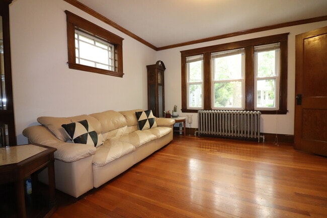 Building Photo - 209 Aspinwall Ave