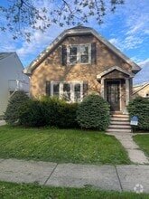 Building Photo - 306 N 71st St
