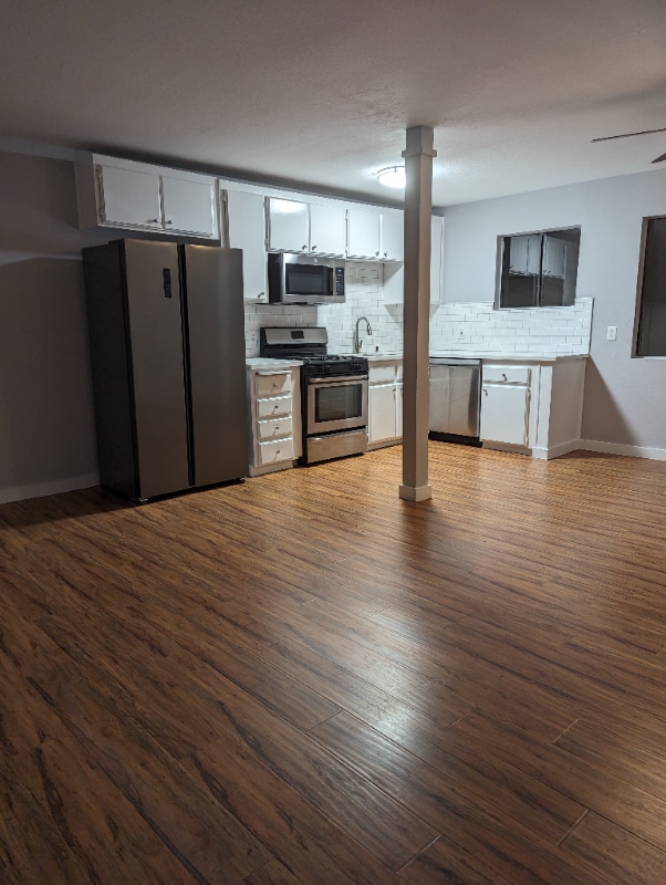 Building Photo - 7014 Lanewood Ave