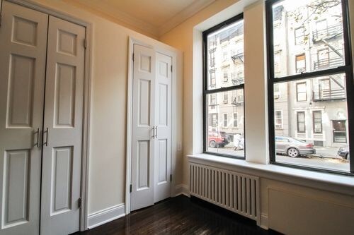 Building Photo - 415 E 78th St