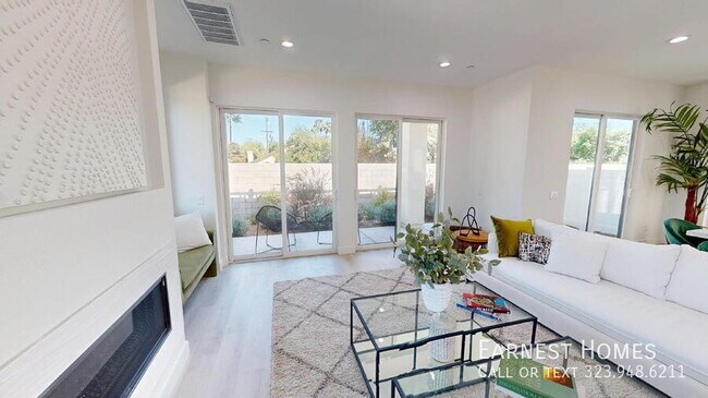 Foto del edificio - 8486 Camelia Ct