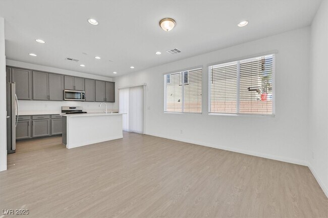 Foto del edificio - 8112 Rockflower St