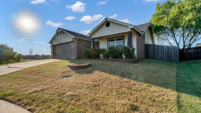 Building Photo - 3 Bed | 2 Bath in Owasso!