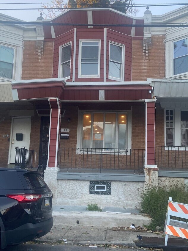 Primary Photo - Remodeled Front Porch Row - Germantown