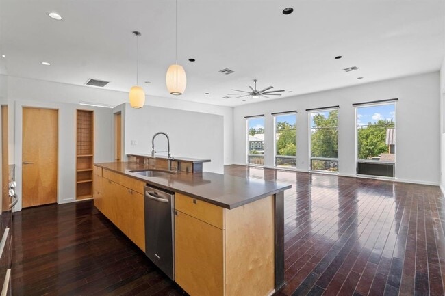 Foto del edificio - 508 E 53rd St