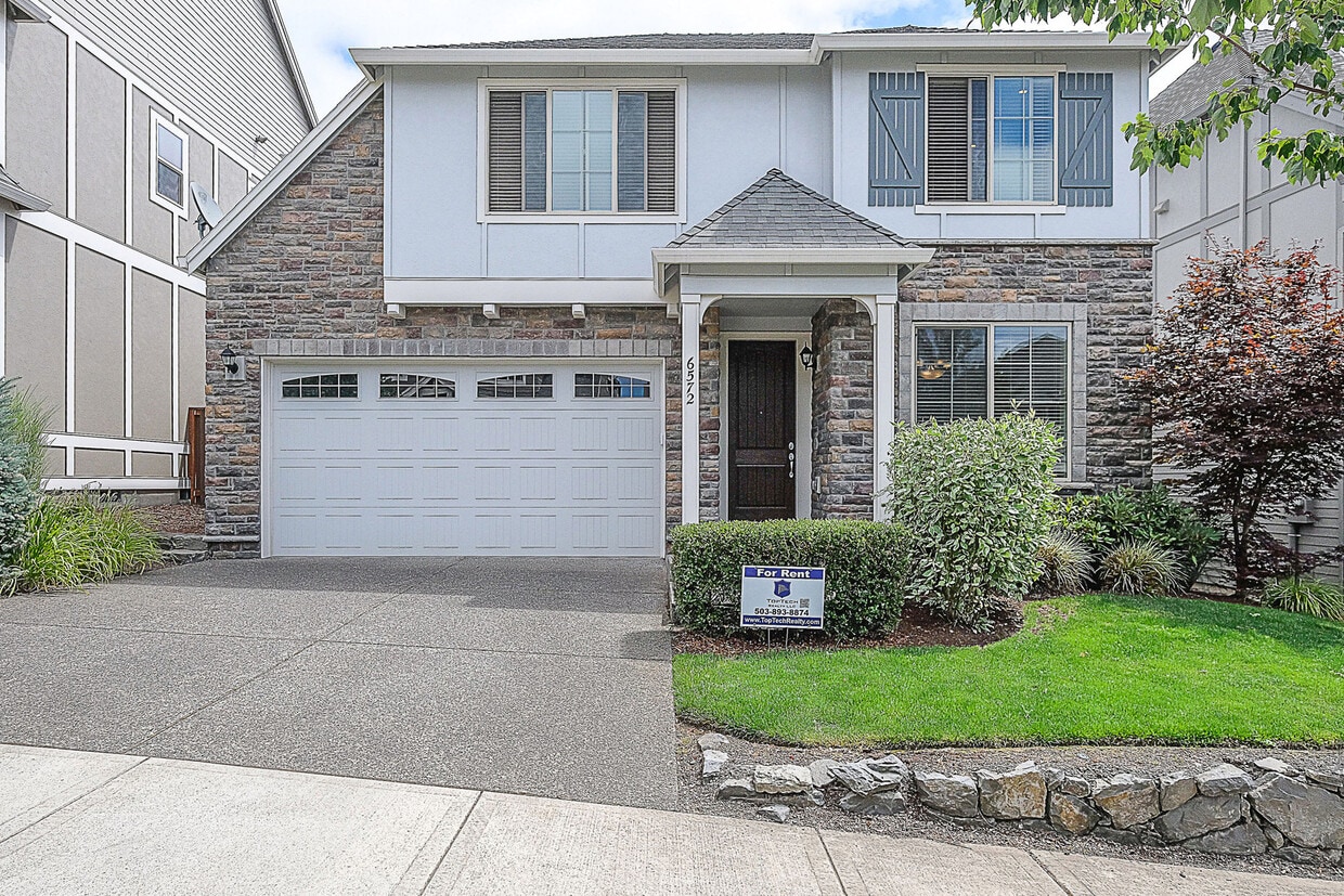 Foto principal - Beautiful 4BD* 3 BA* Single Family Home Lo...