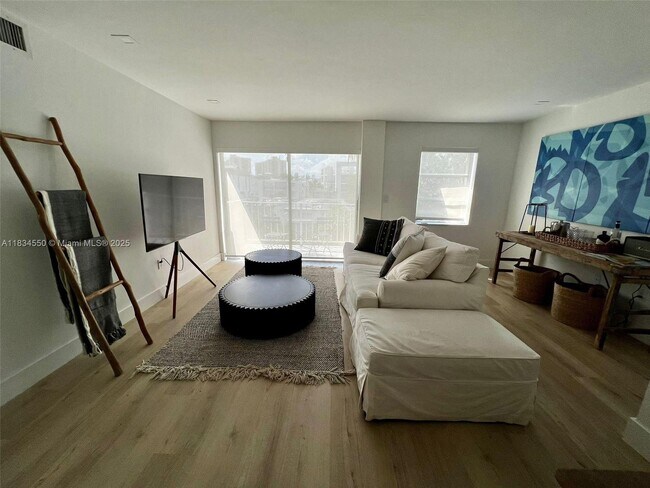 Foto del edificio - 221 Meridian Ave