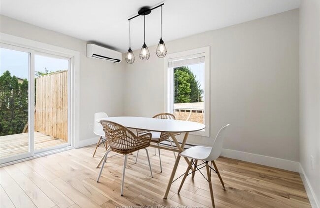 Building Photo - 32 Rle de la Colline