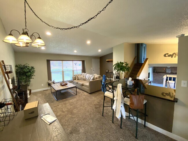 Photo - 6526 Charter Dr House