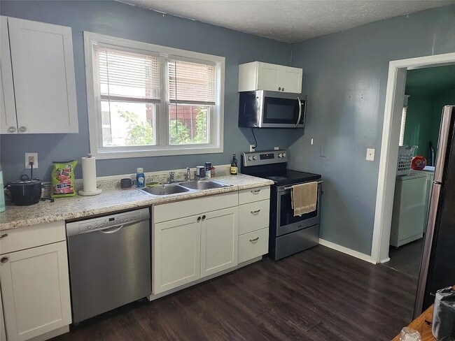 Building Photo - 905 Walnut St