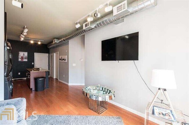 Foto del edificio - 5300 Peachtree Rd