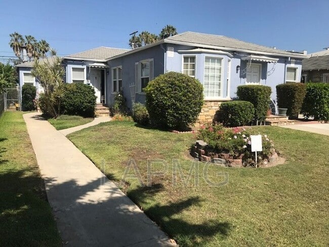 Building Photo - 1535 S Fairfax Ave