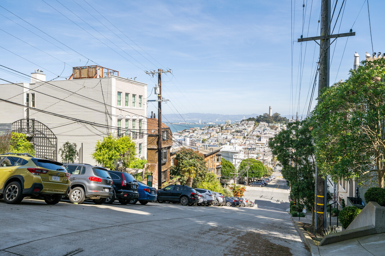 The crown of Russian Hill - 1155 Filbert St