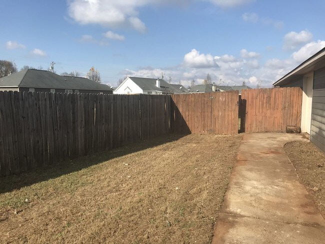 Building Photo - 5 Wheatland Way
