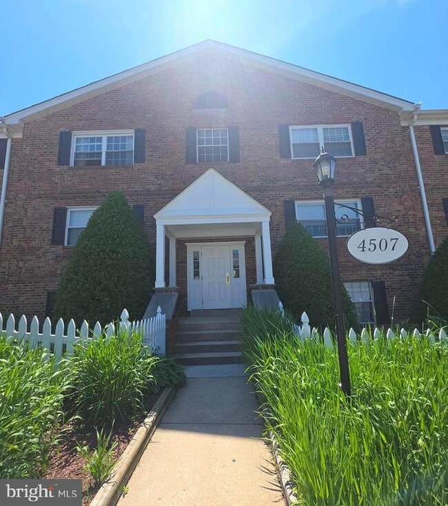 Building Photo - 4507 Romlon St