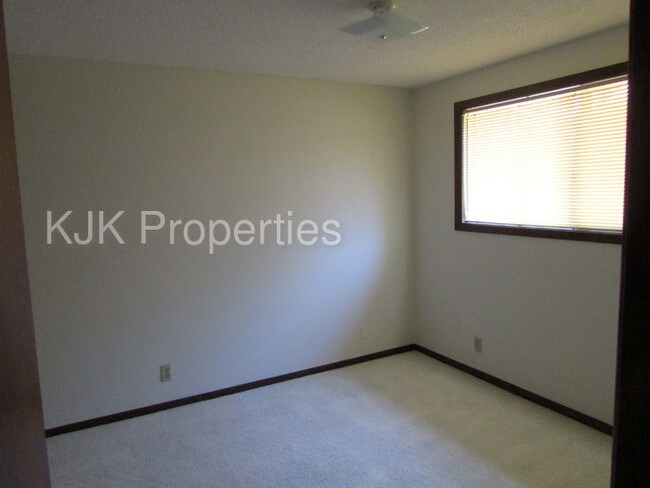 Foto del edificio - 2580 SE Courtney Rd