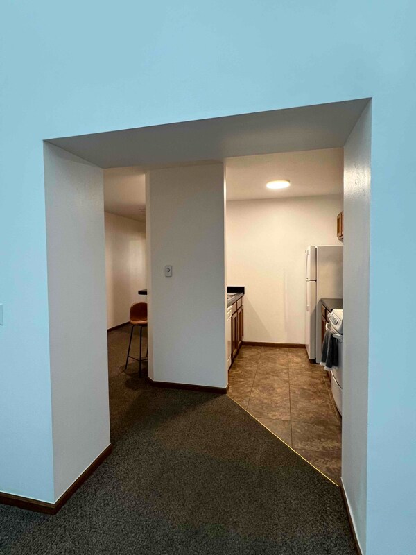 Building Photo - 123 3rd St