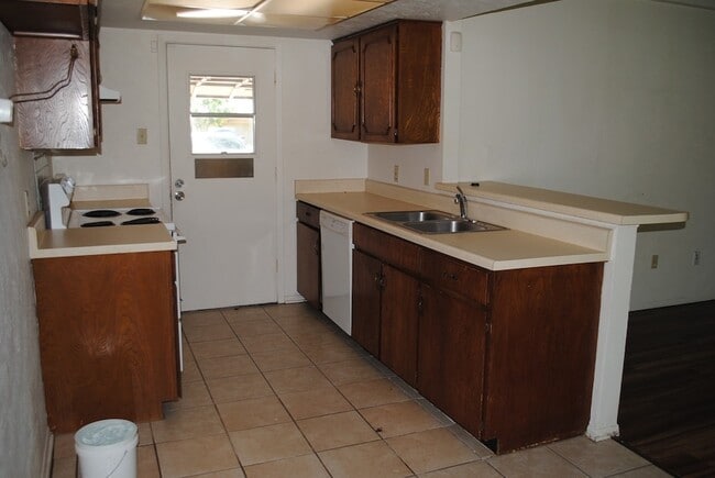 Foto del edificio - 2321 Suffolk Ln
