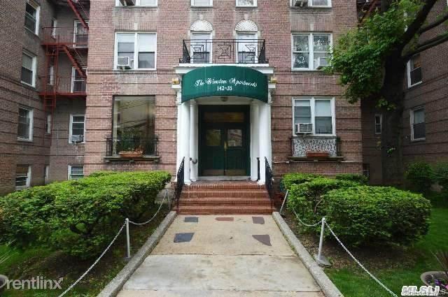 Foto del edificio - 142-35 84th Dr