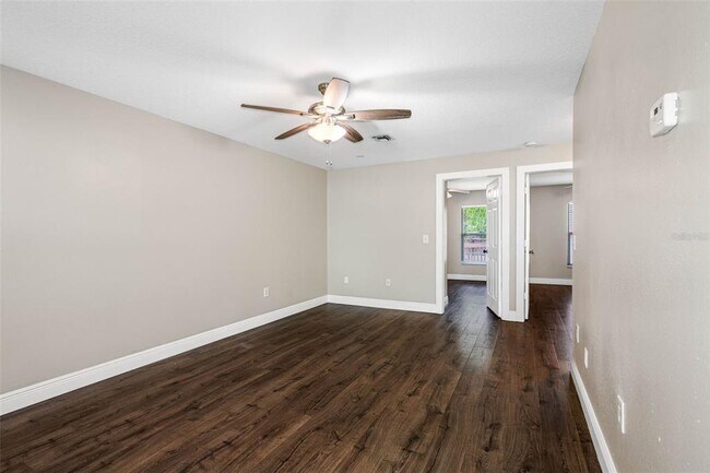 Foto del edificio - 2703 W Tampa Bay Blvd