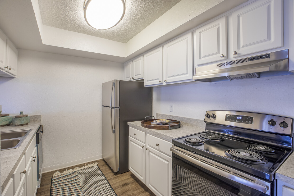 Foto principal - Reserve at Lakeland Apartment Homes