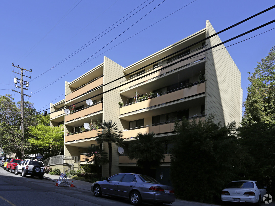 Building Photo - Linda Glen Apartments