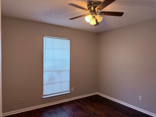 Foto del edificio - 2400 Alexander Ave