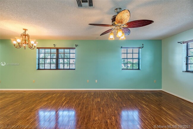 Building Photo - 6552 SW 39th St