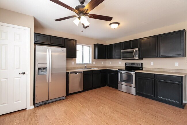 Building Photo - 3251 W Carlos Ln