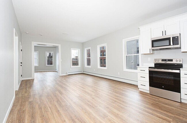 Foto del edificio - Remodeled 3 bedroom 1  bathroom 2nd Floor