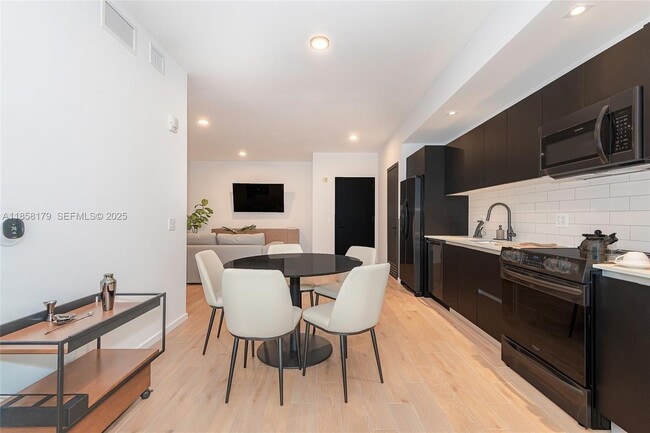 Foto del edificio - 398 NE 5th St