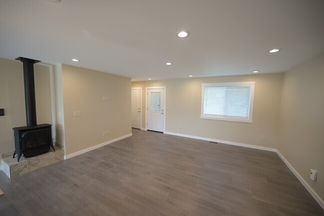 Foto del edificio - Newer 3 bed 2 bath home in Carlsborg