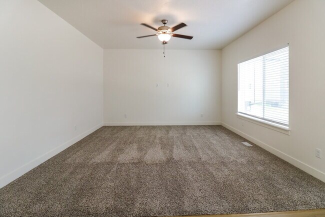 Foto del edificio - 4907 Breezy Patch Rd