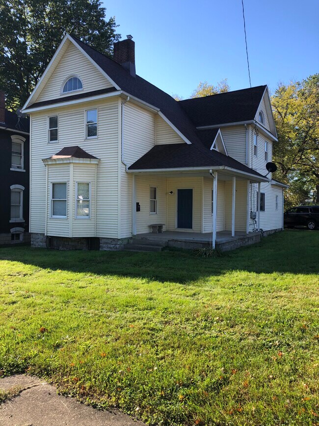 866 McIntire - 866 McIntire Ave