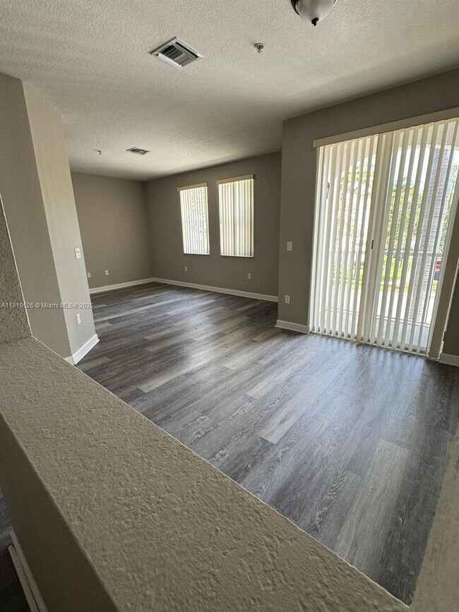 Foto del edificio - 4331 SW 160th Ave