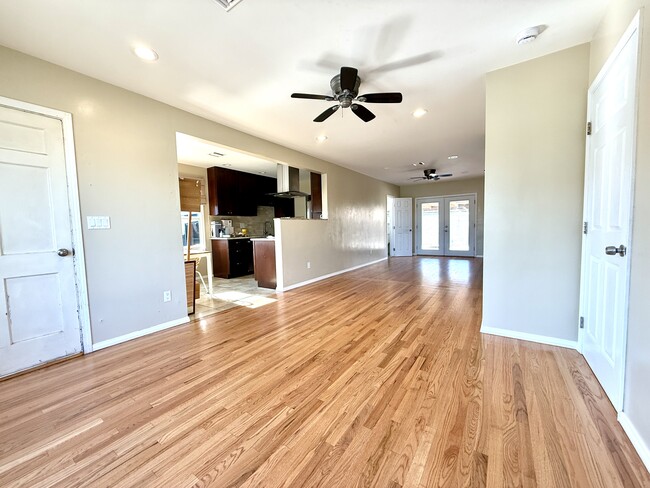 Foto del edificio - 1720 Midvale Dr