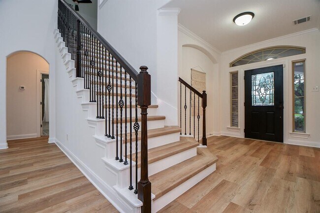 Building Photo - 18 Hadlock Pl