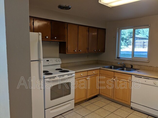 Foto del edificio - 4589 Everett St