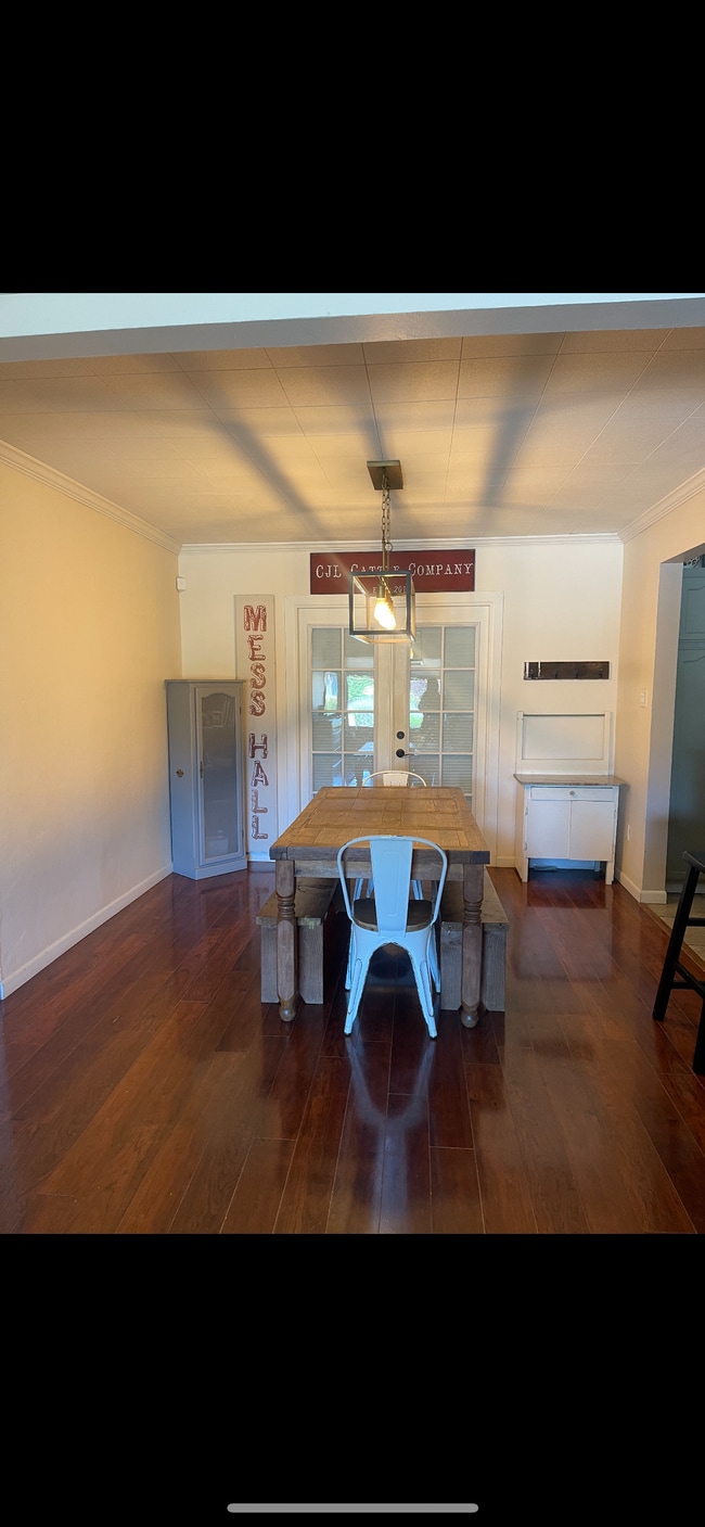 Building Photo - 2138 Utah St NE