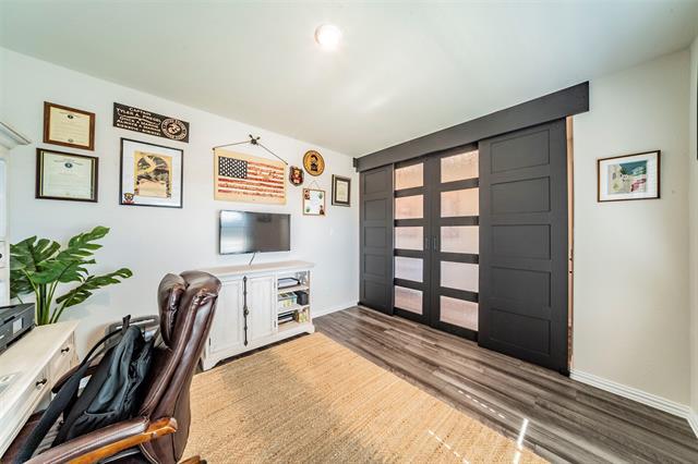 Foto del edificio - 14040 Comet Pl