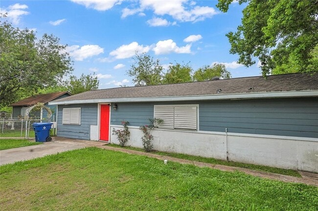 Building Photo - 2802 2nd Ave N
