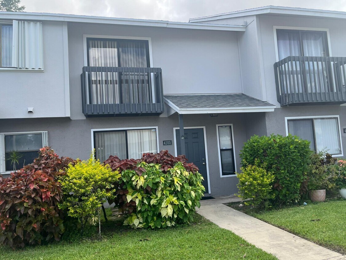 Foto principal - 4105 Inlet Cir