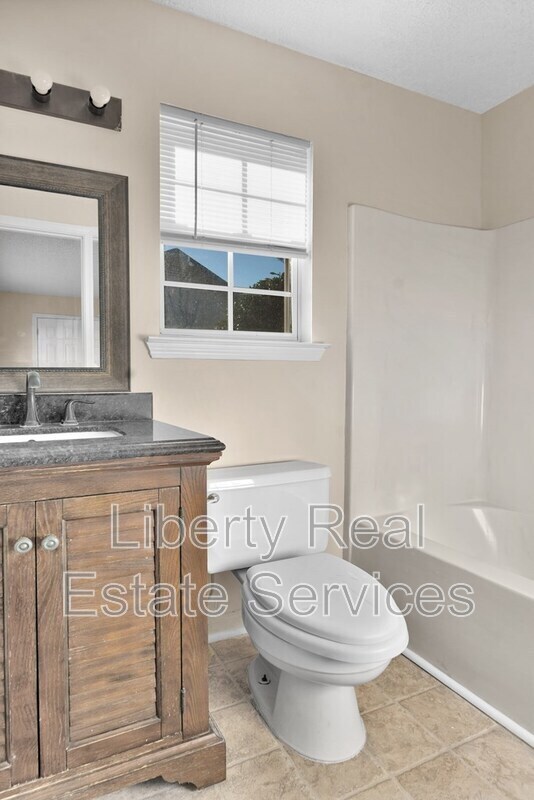 Building Photo - 934 Poppleton Dr