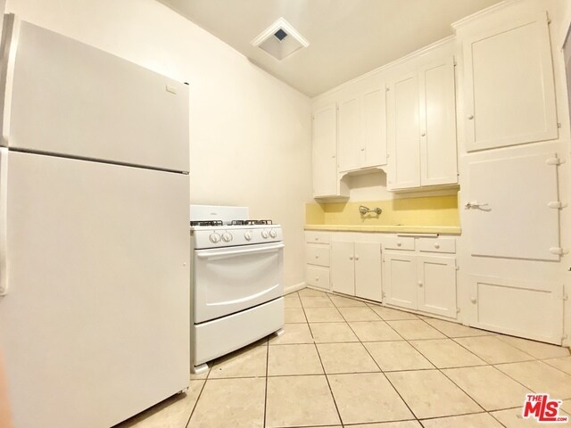 Building Photo - 608 S Dunsmuir Ave