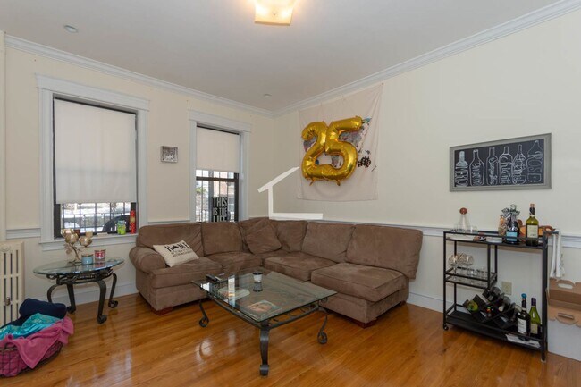 Foto del edificio - 35 Glenville Ave
